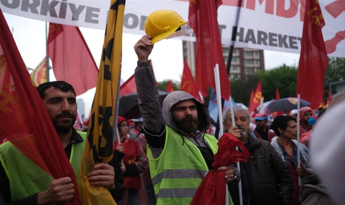 Çabanız nafile. Ayaklar baş olacak!